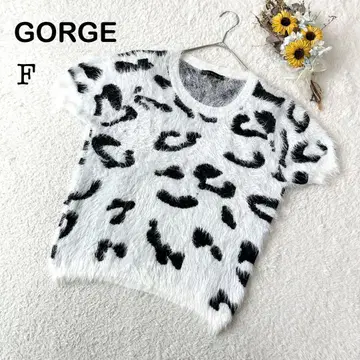 [ GORGE ] 레오파드 무늬 퍼 니트 반팔 화이트 블랙