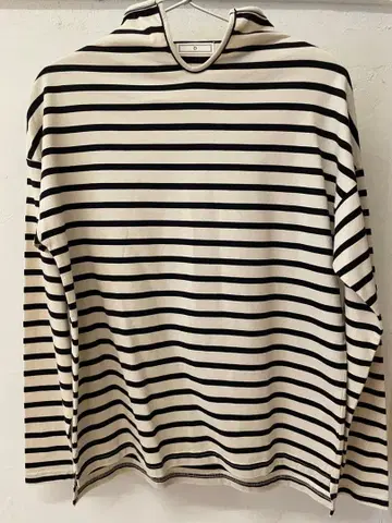 CLASKA 클래스 긴팔 티셔츠