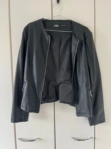 ZARA 블랙 가죽 자켓 L 사이즈