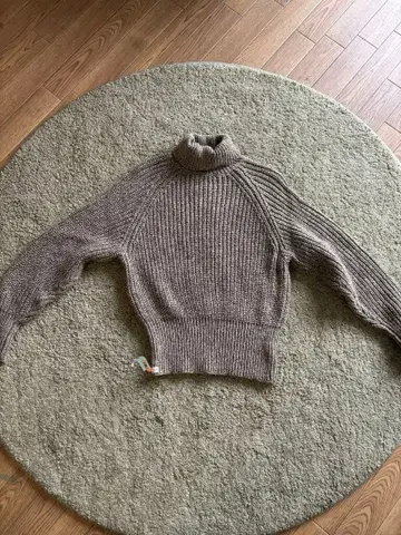 유니클로 스웨터 새상품급 클리닝 완료