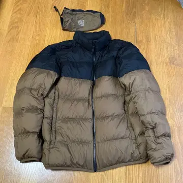 유니클로 울트라 라이트 다운 자켓 브라운/블랙 수납 봉투 포함