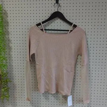 로리즈팜 오프숄더 니트