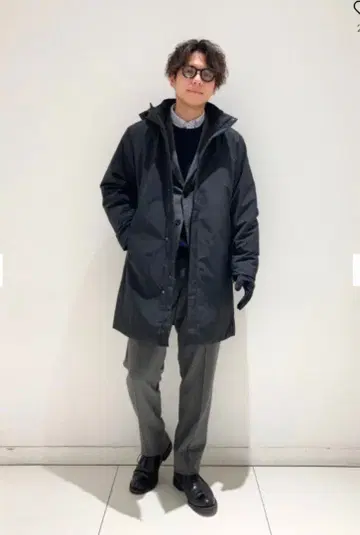 컨디션 최상 유니클로 하이브리드 다운 코트 M 블랙 후드 없음