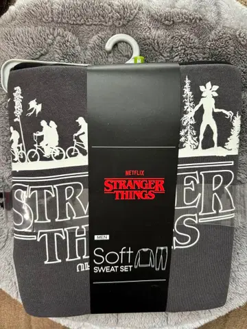 [ GU ] 스트레인저 씽스 남성용 맨투맨 세트 M 사이즈