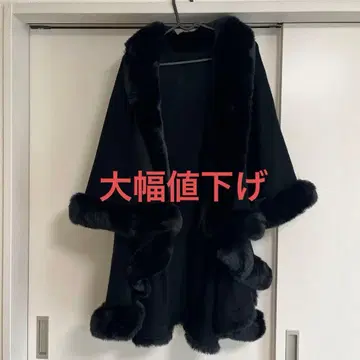 블랙 퍼 부착 판초 케이프 코트