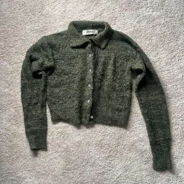 Oriens 올리브 그린 가디건 iozuzoi 착용