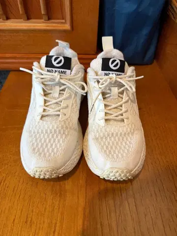 클리닝 완료 NO NAME 화이트 스니커즈