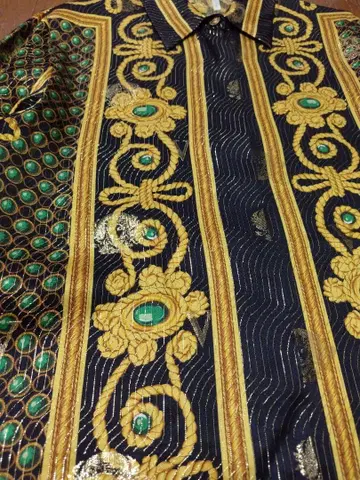 긴팔 셔츠 실크 골드 컬러