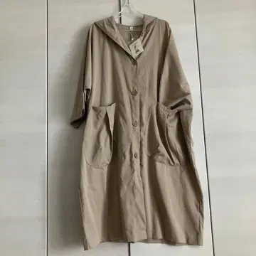 후드 부착 베이지 롱 코트 미사용 새상품 프리 사이즈