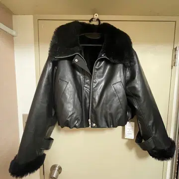 snidel 퍼 달린 블랙 가죽 자켓