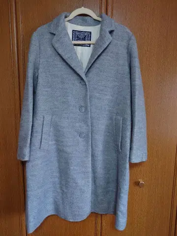 그레이 버튼 달린 롱 코트 (루즈한 사이즈)