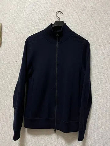 띠어리 울 드라이버 니트 /38 다크 네이비 스트레치 지퍼