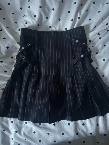 pium 피움 사이드 벨트 플리츠 스커트 블랙