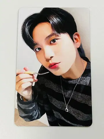 ATEEZ 타워 레코드 카페 종호