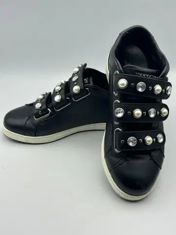 새상품급 JIMMY CHOO 펄 큐빅 36하프 스니커즈