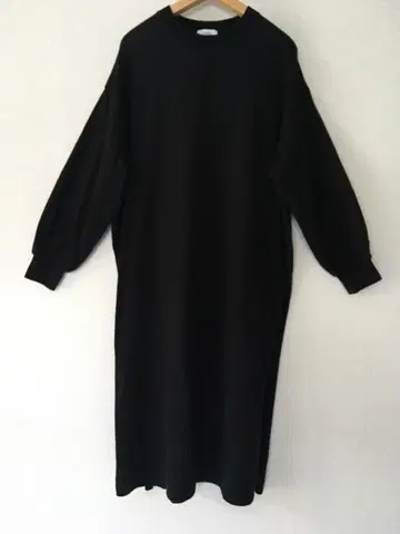 HYKE 코튼 롱 슬리브 원피스 블랙 Size 2