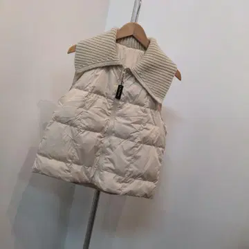 [ 새상품 ] 아이보리 다운 베스트 니트 카라 부착