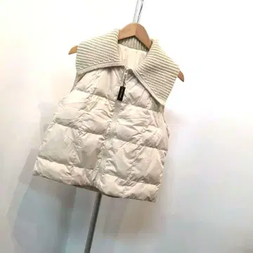 [ 새상품 ] 아이보리 (베이지 계열) 니트 카라 부착 다운 베스트