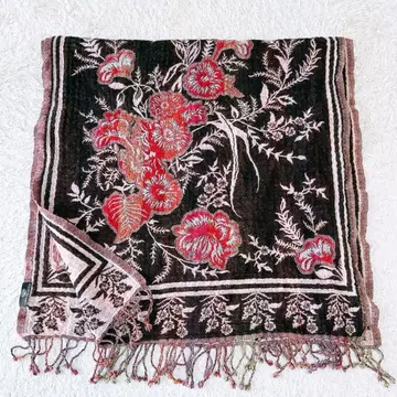 타라 블랑 새상품급 대형 스톨 총 보태니컬 무늬 브라운 계열