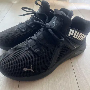 PUMA 블랙 스니커즈