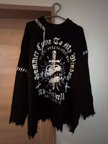 [ 메로님 ] 볼칸 & 아프로다이티 하트 소드 데미지 니트 블랙