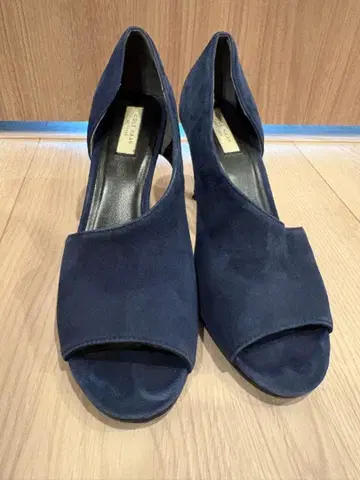 네이비 스웨이드 하이힐 펌프스