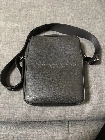 MICHAEL KORS 블랙 가죽 숄더백