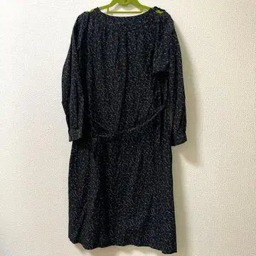 에네스베의 블랙 코튼 원피스