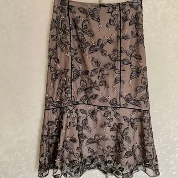 TOCCA 토카 플레어 스커트 꽃무늬 자수 사이즈 4