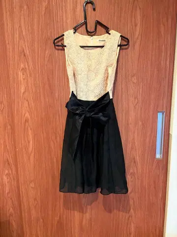 Amabilita 베이지/블랙 A라인 드레스 파티 결혼식