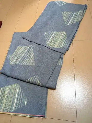 코몬 기모노 그레이 스트라이프 육각형