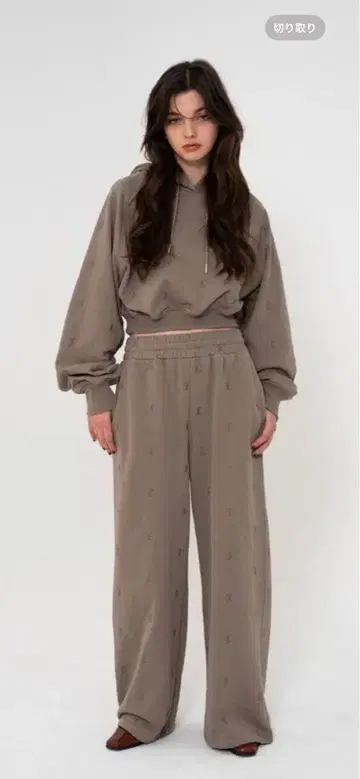 juemi 로고 자수 팬츠