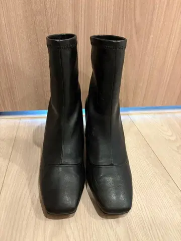 질스튜어트 블랙 가죽 하이힐 부츠