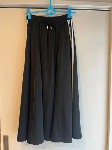 adidas 오리지널스 플레어 스커트 블랙 스트라이프