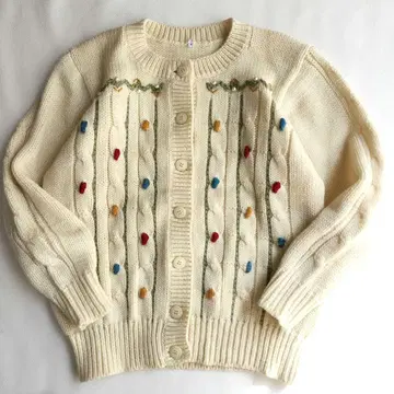 케이블 짜임 크루넥 가디건 울 100% 도톰한 3D 폼폼 일본제