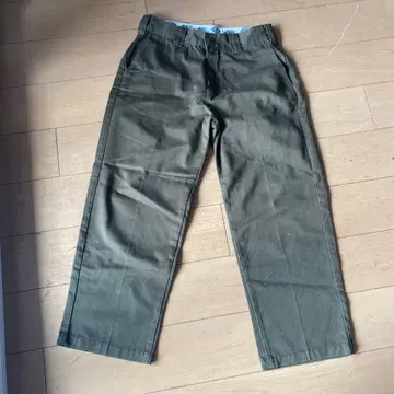 Dickies 워크 팬츠 올리브 색상 사이즈 30