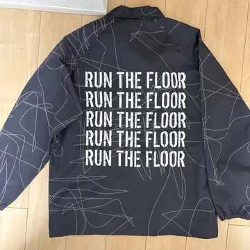 RUN THE FLOOR 나일론 자켓 다크 그레이