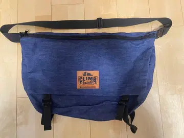 CLIMB 헤즈 네이비 숄더백