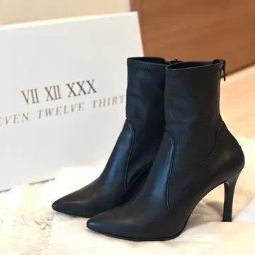 [ 새상품급 ] SEVEN TWELVE THIRTY 부츠 22.5cm