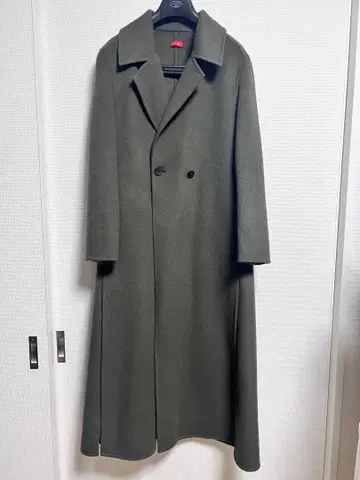 올리브 그린 더블 브레스트 롱 코트