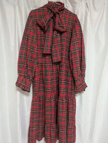 kutir 쿠틸과 레트로 리본 포함 레드 계열 체크 셔츠 원피스