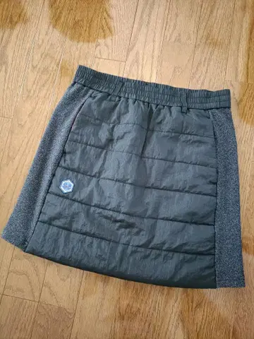 tovho 일본제 퀼팅 디자인의 블랙 따뜻한 충전솜 스커트 M 사이즈