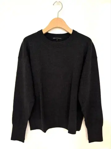 23구 다크 그레이 긴팔 니트 38