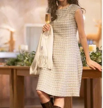 새상품급 퀸즈 코트 트위드 원피스