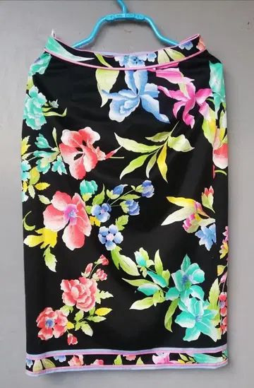 레오나르 꽃무늬 스커트 W69