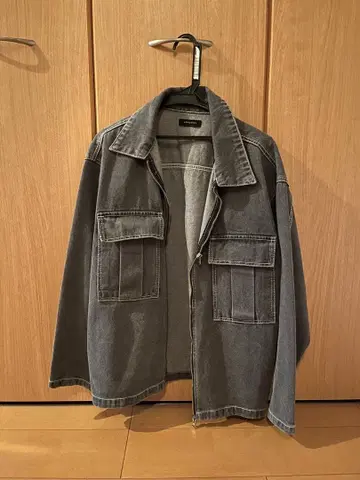 NUGU 그레이 포켓 부착 데님 자켓