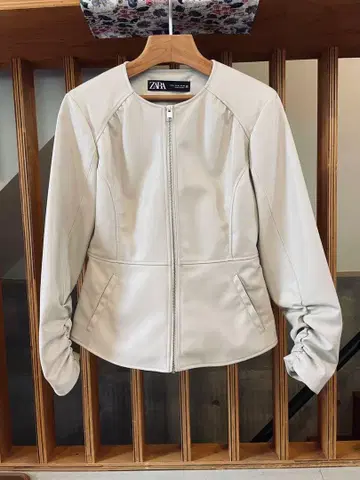 [ 새상품급 ] [ ZARA ] 가죽 자켓 베이지 사이즈M