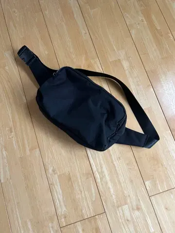 블랙 나일론 숄더백