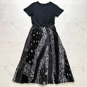 sacai Archive 프린트 반다나 플리츠 도킹 원피스