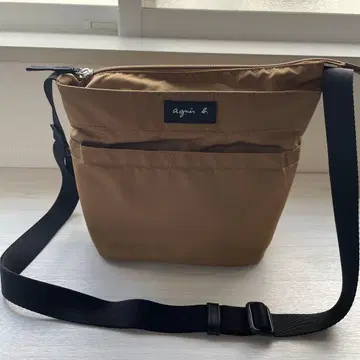 agnis b. 베이지 숄더백